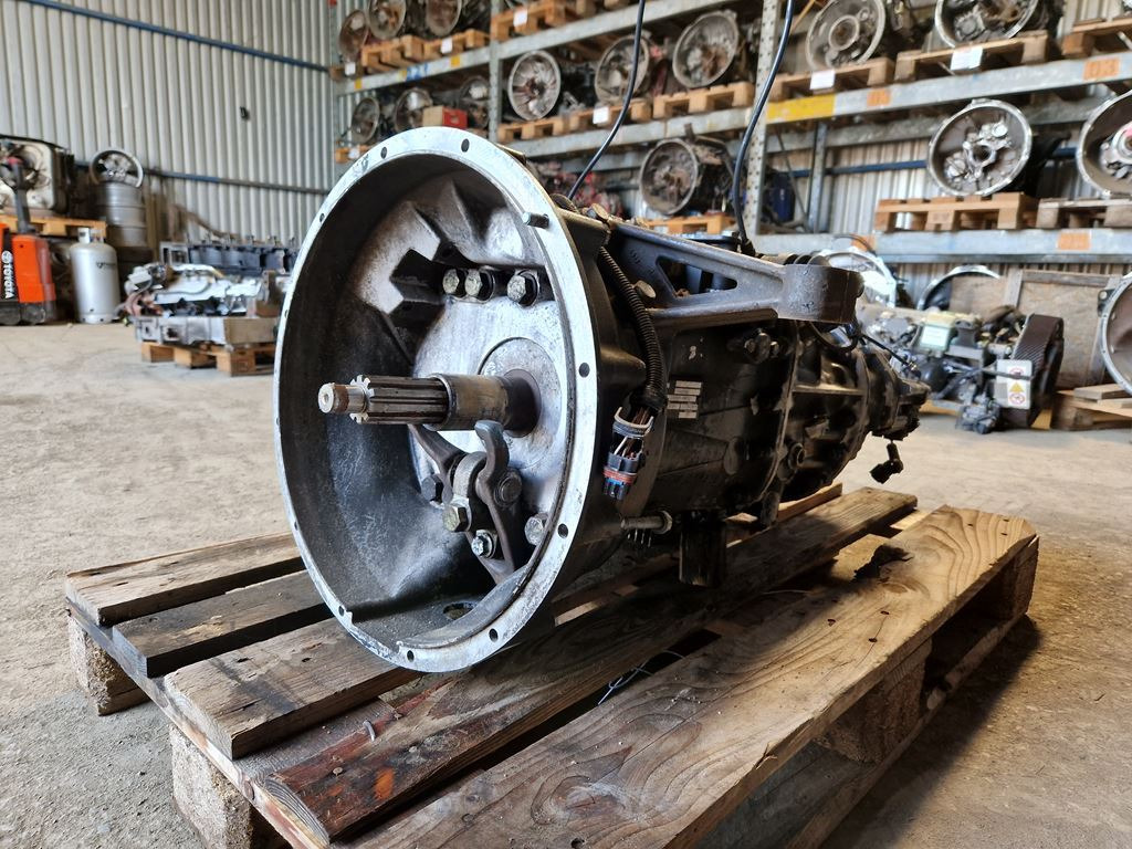 EATON / VICKERS Y 08389 - Převodovka pro Nákladní auto: obrázek 1 EATON / VICKERS Y 08389 - Převodovka pro Nákladní auto: obrázek 1