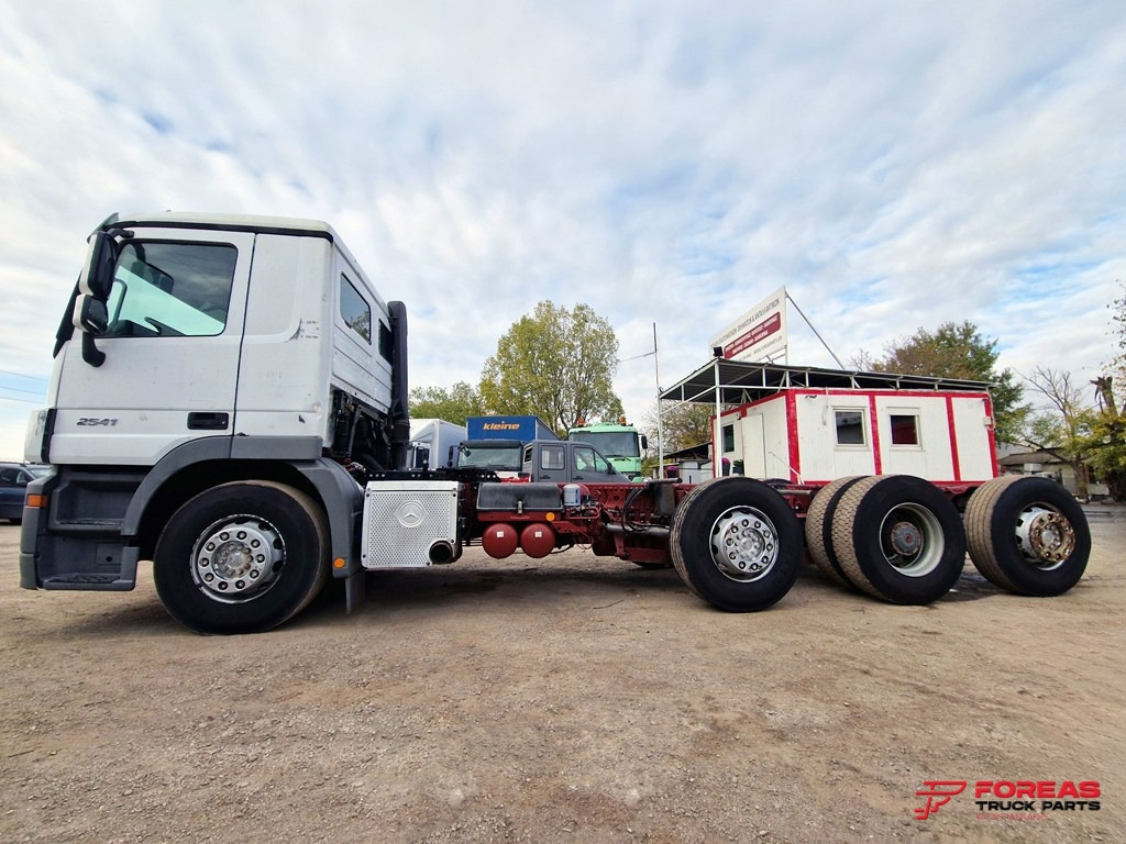 MERCEDES-BENZ ACTROS 3241 8x2 EURO 5 INTARDER - Podvozek s kabinou: obrázek 4 MERCEDES-BENZ ACTROS 3241 8x2 EURO 5 INTARDER - Podvozek s kabinou: obrázek 4