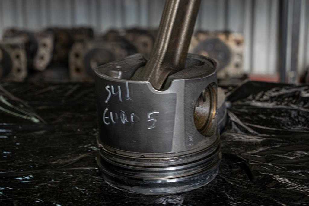 MERCEDES-BENZ ACTROS EURO V PISTON WITH CONNECTING ROD FOR ENGINE CODE ΟΜ 541 - Ojnice pro Nákladní auto: obrázek 2 MERCEDES-BENZ ACTROS EURO V PISTON WITH CONNECTING ROD FOR ENGINE CODE ΟΜ 541 - Ojnice pro Nákladní auto: obrázek 2