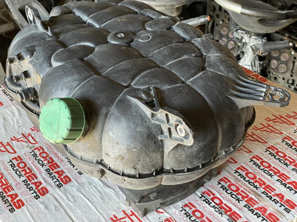 MERCEDES-BENZ ACTROS MP4 ZGS 004 - A 960 501 7903 - Expanzní nádobka pro Nákladní auto: obrázek 3 MERCEDES-BENZ ACTROS MP4 ZGS 004 - A 960 501 7903 - Expanzní nádobka pro Nákladní auto: obrázek 3