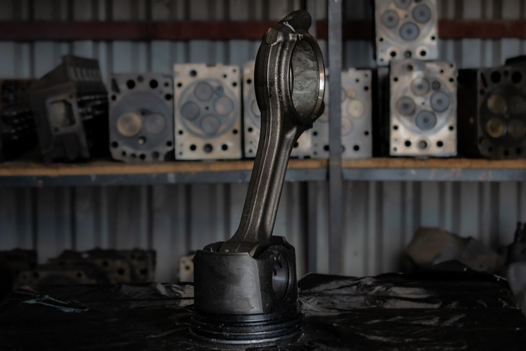 MERCEDES-BENZ ACTROS PISTON WITH CONNECTING ROD EURO VI FOR ENGINE CODE ΟΜ 471 - Ojnice pro Nákladní auto: obrázek 1 MERCEDES-BENZ ACTROS PISTON WITH CONNECTING ROD EURO VI FOR ENGINE CODE ΟΜ 471 - Ojnice pro Nákladní auto: obrázek 1