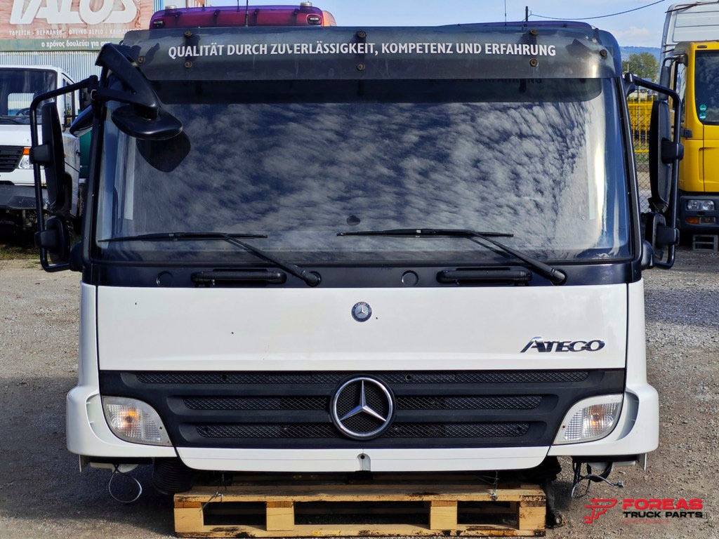 MERCEDES-BENZ ATEGO 2 818 - Kabina pro Nákladní auto: obrázek 2 MERCEDES-BENZ ATEGO 2 818 - Kabina pro Nákladní auto: obrázek 2