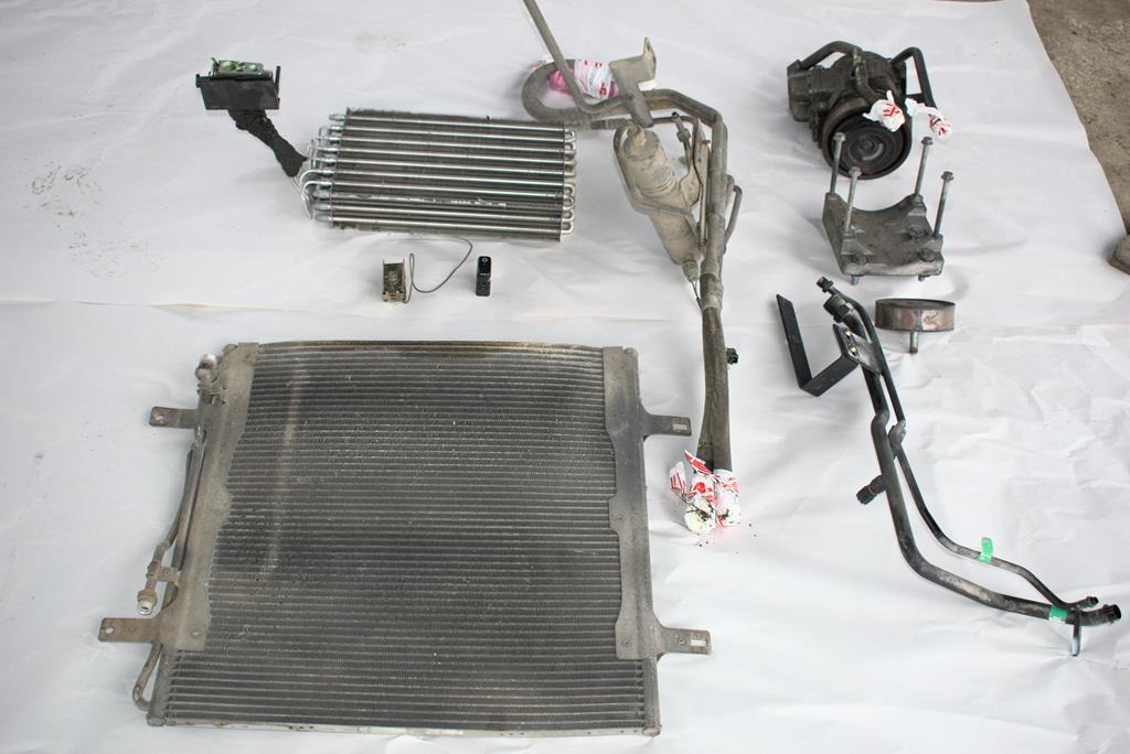 MERCEDES-BENZ ATEGO 815 - Díl klimatizace pro Nákladní auto: obrázek 1 MERCEDES-BENZ ATEGO 815 - Díl klimatizace pro Nákladní auto: obrázek 1