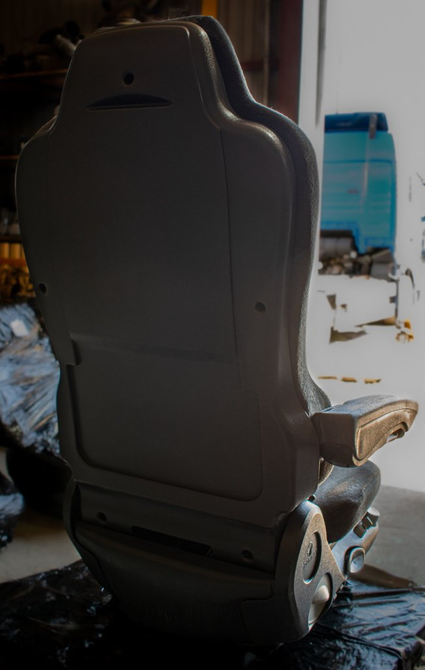 MERCEDES-BENZ AXOR PASSENGER AIR SEAT - Sedaček pro Nákladní auto: obrázek 5 MERCEDES-BENZ AXOR PASSENGER AIR SEAT - Sedaček pro Nákladní auto: obrázek 5