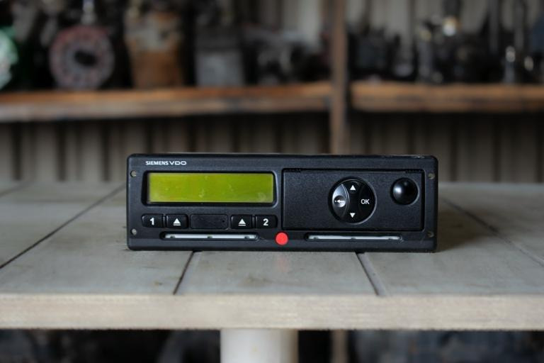 SIEMENS DIGITAL VDO 24V - Tachograf pro Nákladní auto: obrázek 1 SIEMENS DIGITAL VDO 24V - Tachograf pro Nákladní auto: obrázek 1