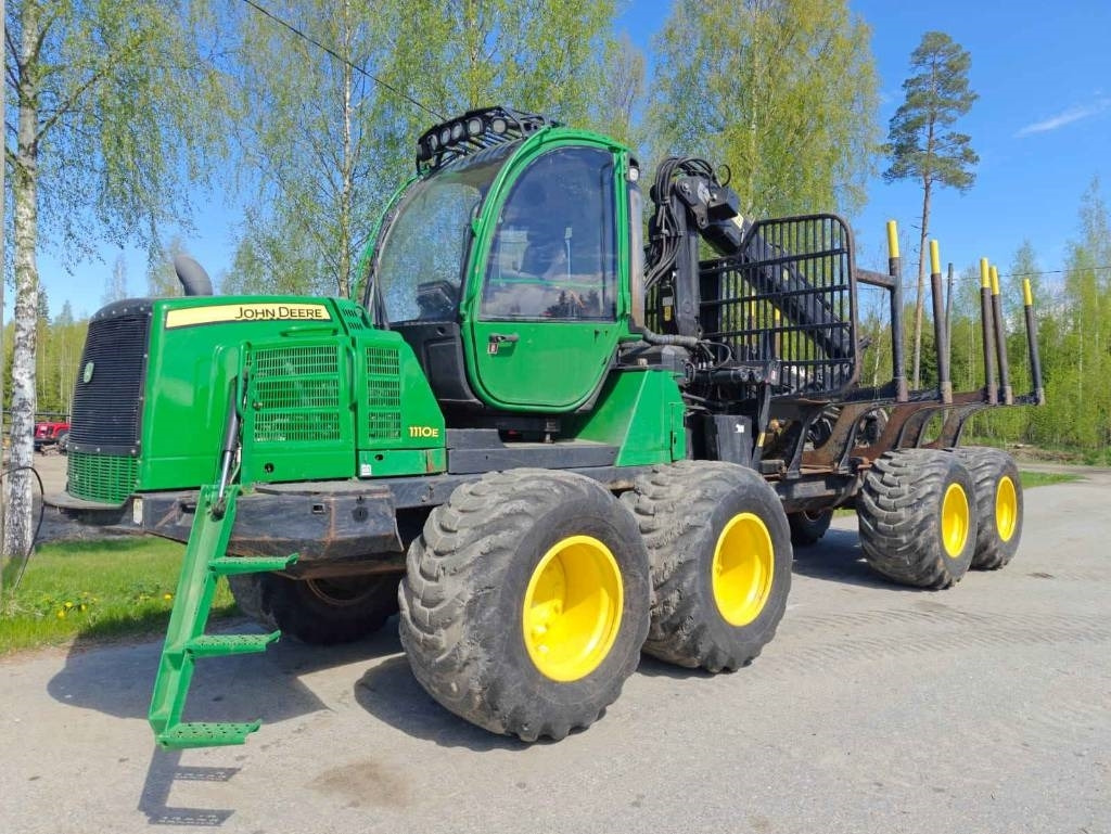 John Deere 1110 E Eco III - Vyvážecí souprava: obrázek 1 John Deere 1110 E Eco III - Vyvážecí souprava: obrázek 1