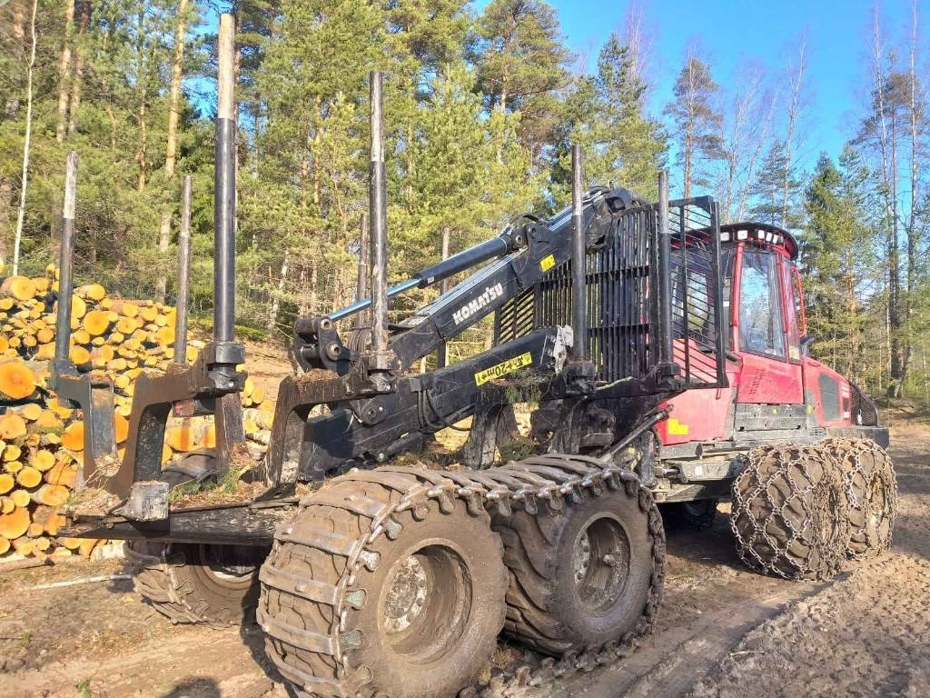 Komatsu 855 - Vyvážecí souprava: obrázek 5 Komatsu 855 - Vyvážecí souprava: obrázek 5