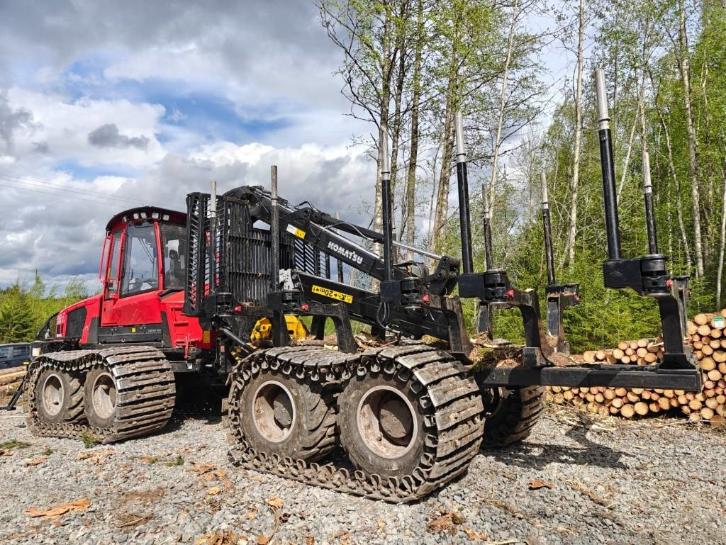 Komatsu 855 - Vyvážecí souprava: obrázek 3 Komatsu 855 - Vyvážecí souprava: obrázek 3