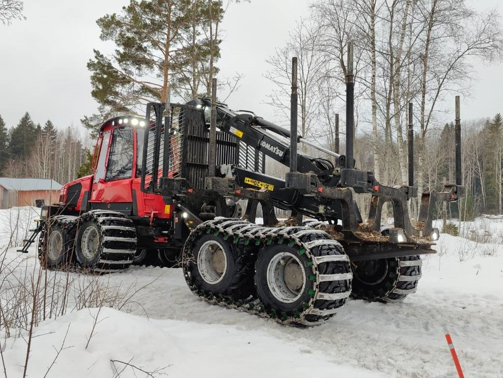Komatsu 875 - Vyvážecí souprava: obrázek 3 Komatsu 875 - Vyvážecí souprava: obrázek 3