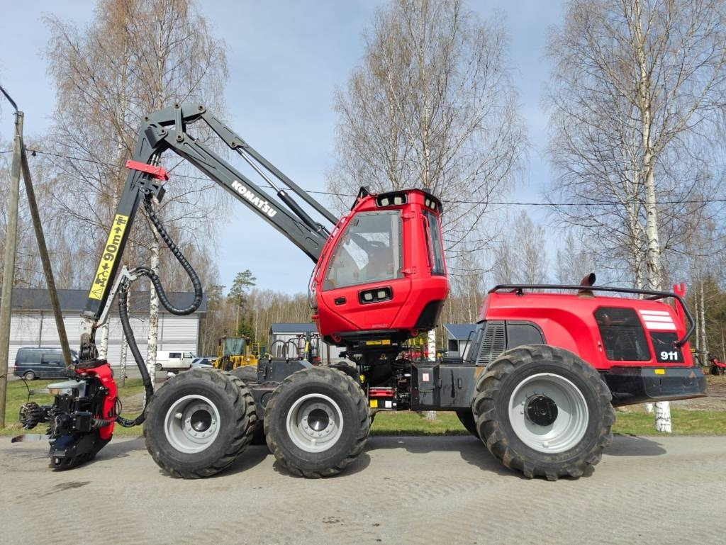 Komatsu 911 - Harvestor: obrázek 2 Komatsu 911 - Harvestor: obrázek 2