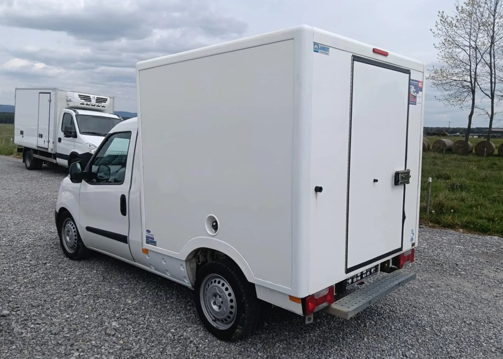 Fiat DOBLO 1.6 - Chladící dodávka: obrázek 2 Fiat DOBLO 1.6 - Chladící dodávka: obrázek 2