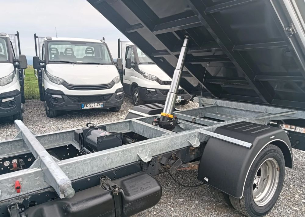 Iveco 35C13, 35C12, 35C14, 35C15 - Dodávka sklápěč: obrázek 2 Iveco 35C13, 35C12, 35C14, 35C15 - Dodávka sklápěč: obrázek 2