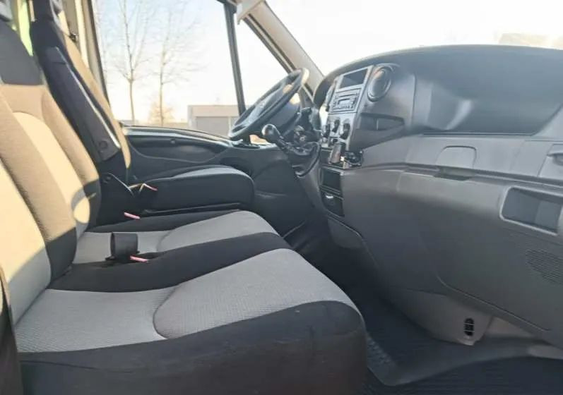 Iveco 35C13, 35C12, 35C14, 35C15 - Chladící dodávka: obrázek 5 Iveco 35C13, 35C12, 35C14, 35C15 - Chladící dodávka: obrázek 5