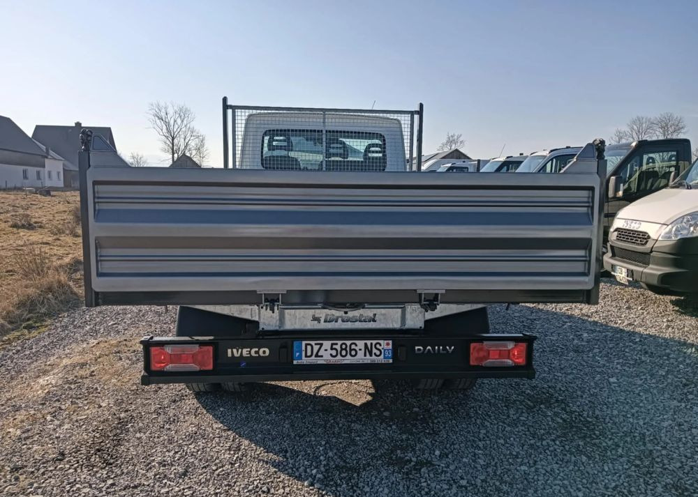 Iveco 35C13, 35C12, 35C14, 35C15 - Dodávka sklápěč: obrázek 4 Iveco 35C13, 35C12, 35C14, 35C15 - Dodávka sklápěč: obrázek 4