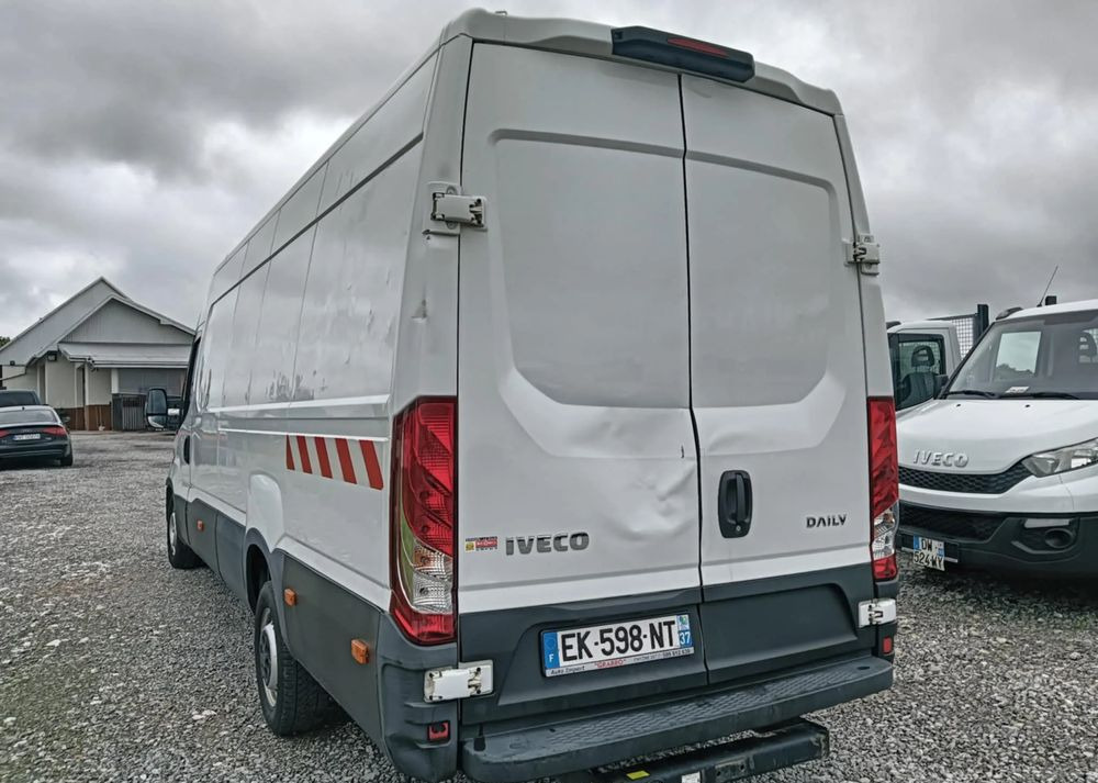 Iveco 35S14,35S13,35C13,35C12, - Furgon: obrázek 5 Iveco 35S14,35S13,35C13,35C12, - Furgon: obrázek 5