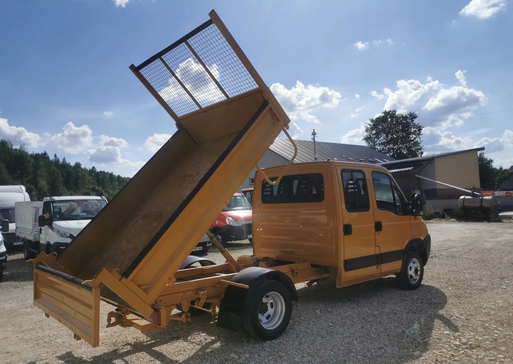 Iveco Daily 35C12 Brygadówka wywrotka Dubel hak kiper doka 35C13 - Dodávka sklápěč: obrázek 5 Iveco Daily 35C12 Brygadówka wywrotka Dubel hak kiper doka 35C13 - Dodávka sklápěč: obrázek 5
