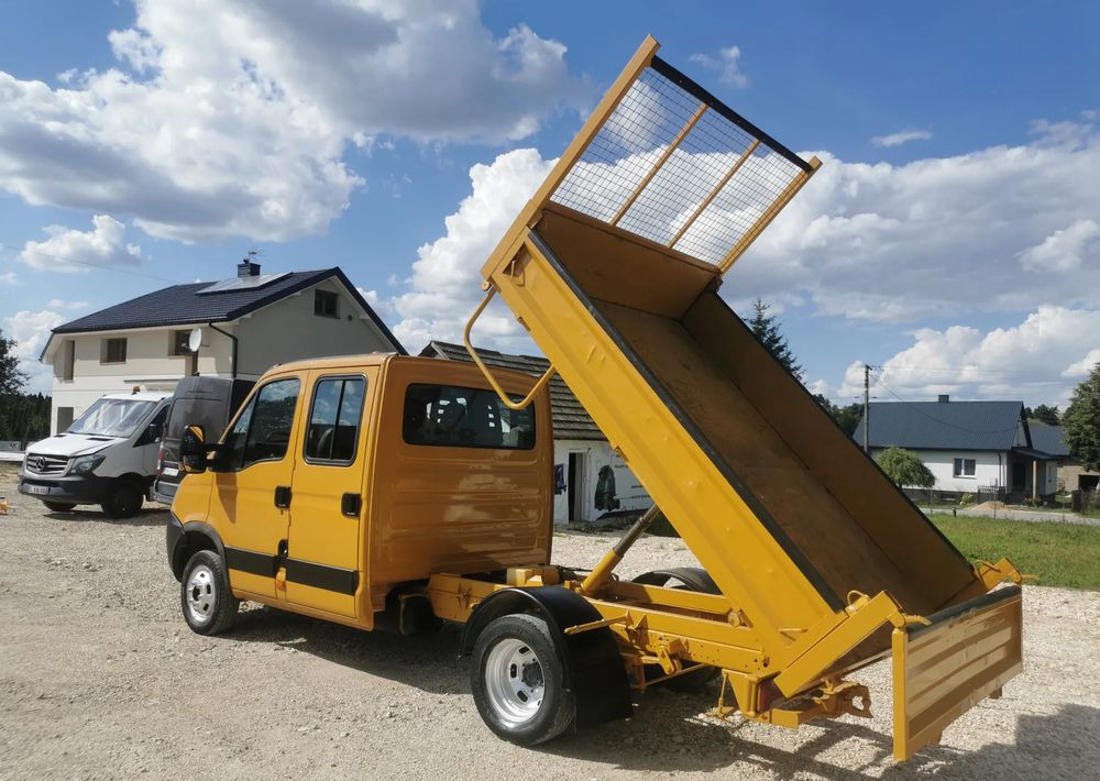 Iveco Daily 35C12 Brygadówka wywrotka Dubel hak kiper doka 35C13 - Dodávka sklápěč: obrázek 4 Iveco Daily 35C12 Brygadówka wywrotka Dubel hak kiper doka 35C13 - Dodávka sklápěč: obrázek 4