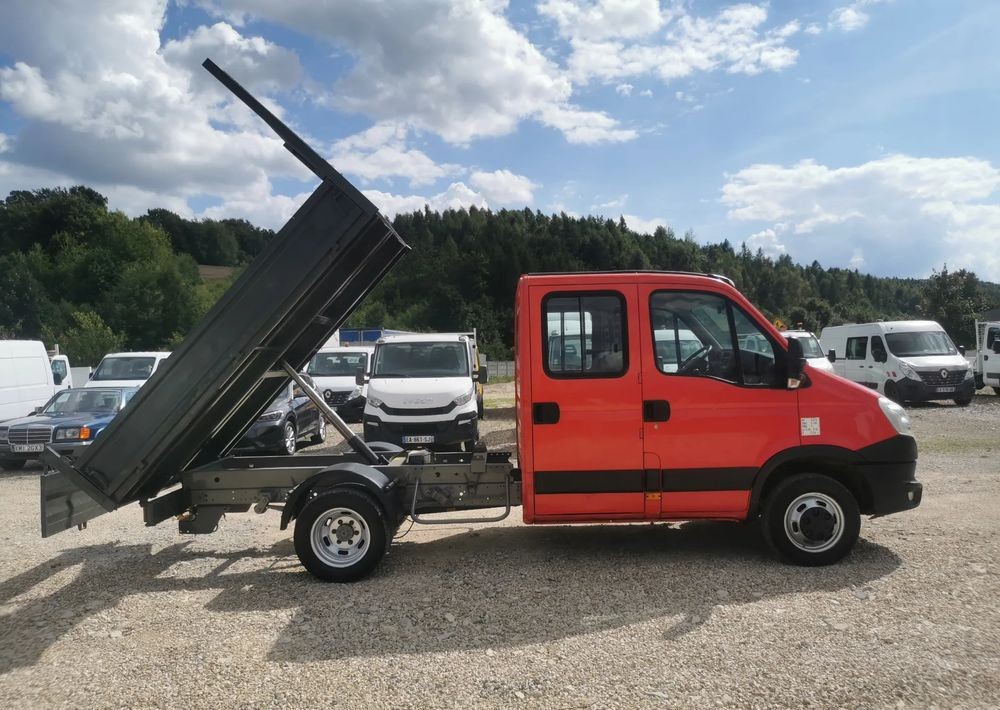 Iveco Daily 35C13 Brygadówka wywrotka Klimatyzacja Dubel hak kiper doka 35C13 - Dodávka sklápěč: obrázek 2 Iveco Daily 35C13 Brygadówka wywrotka Klimatyzacja Dubel hak kiper doka 35C13 - Dodávka sklápěč: obrázek 2