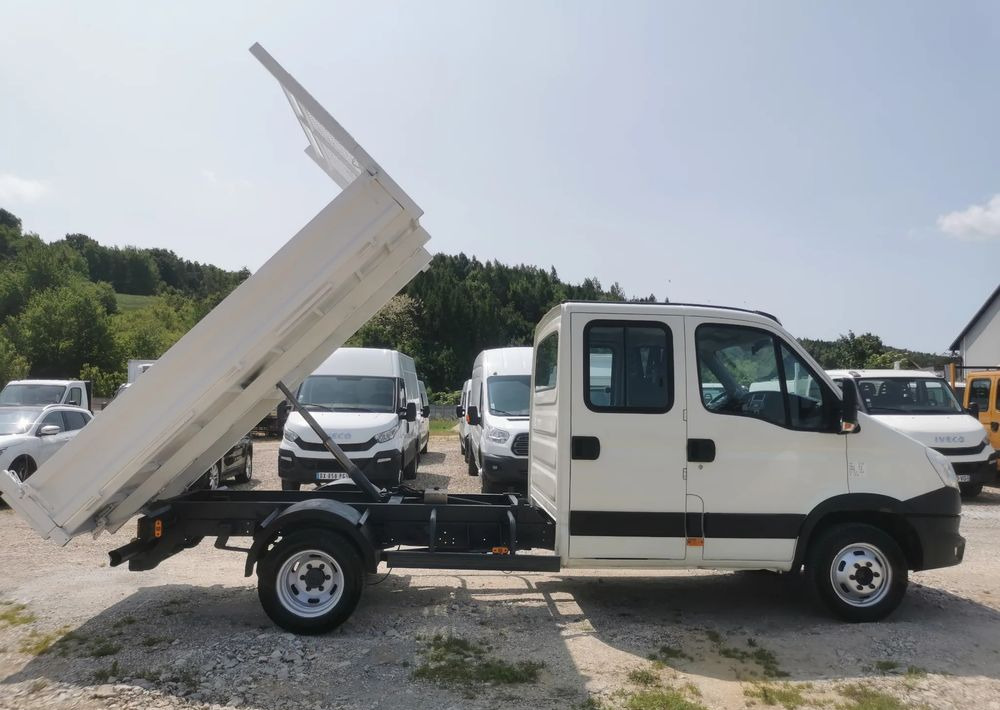 Iveco Daily 35C13 Kiper brygadówka 7-os wywrotka 130KM klimatyzacja Hak doka - Dodávka sklápěč: obrázek 5 Iveco Daily 35C13 Kiper brygadówka 7-os wywrotka 130KM klimatyzacja Hak doka - Dodávka sklápěč: obrázek 5