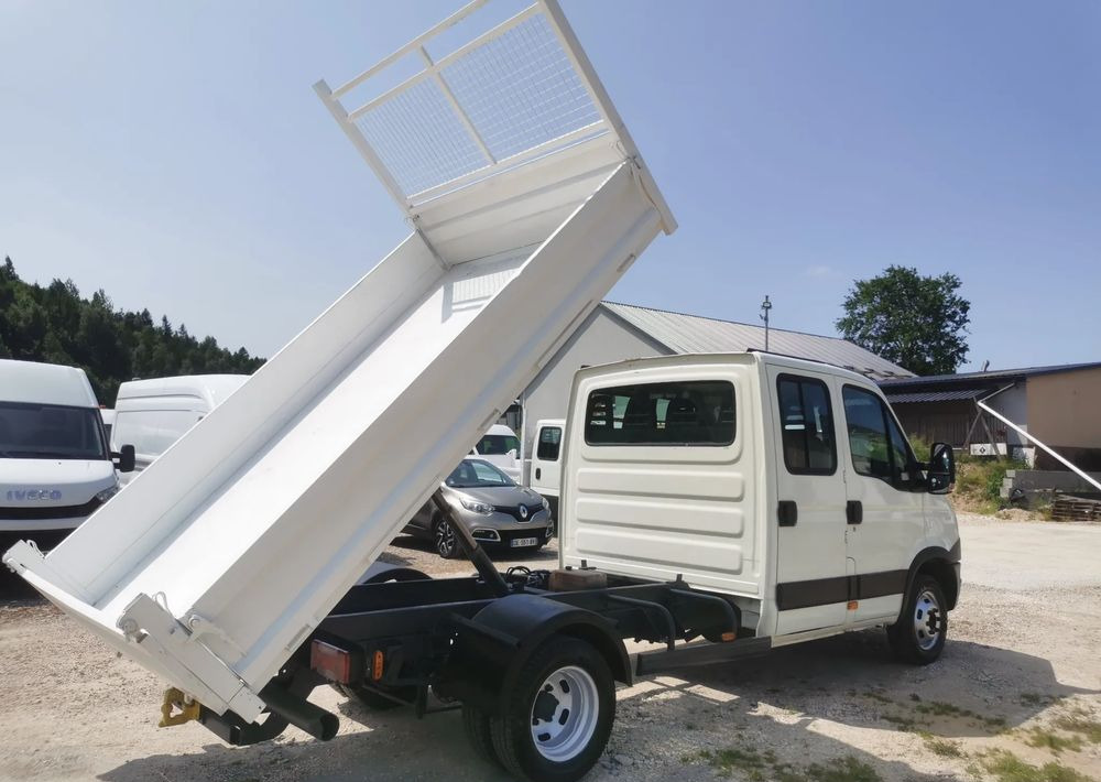 Iveco Daily 35C13 Kiper brygadówka 7-os wywrotka 130KM klimatyzacja Hak doka - Dodávka sklápěč: obrázek 4 Iveco Daily 35C13 Kiper brygadówka 7-os wywrotka 130KM klimatyzacja Hak doka - Dodávka sklápěč: obrázek 4