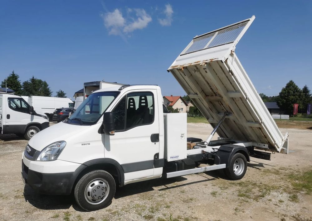 Iveco Daily 35C15 Kiper 3.0 - 150KM wywrotka Hak Bliźniak blokada mostu Klima - Dodávka sklápěč: obrázek 2 Iveco Daily 35C15 Kiper 3.0 - 150KM wywrotka Hak Bliźniak blokada mostu Klima - Dodávka sklápěč: obrázek 2