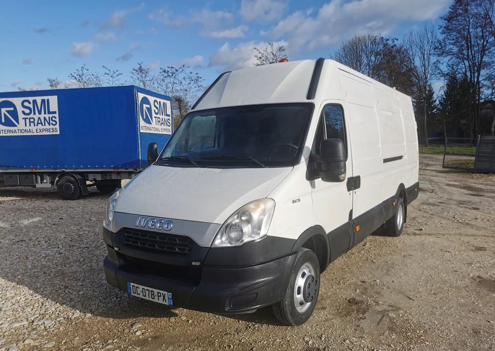 Iveco Daily 35C15 blaszak 3.0-150KM blizniak L3H3 długi Hak - Furgon: obrázek 1 Iveco Daily 35C15 blaszak 3.0-150KM blizniak L3H3 długi Hak - Furgon: obrázek 1