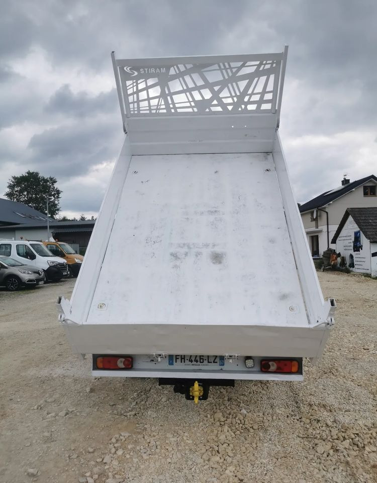 Renault Master Kiper wywrotka 2.3-145KM Hak Bliźniak klimatyzacja Kamera cofania - Dodávka sklápěč: obrázek 4 Renault Master Kiper wywrotka 2.3-145KM Hak Bliźniak klimatyzacja Kamera cofania - Dodávka sklápěč: obrázek 4