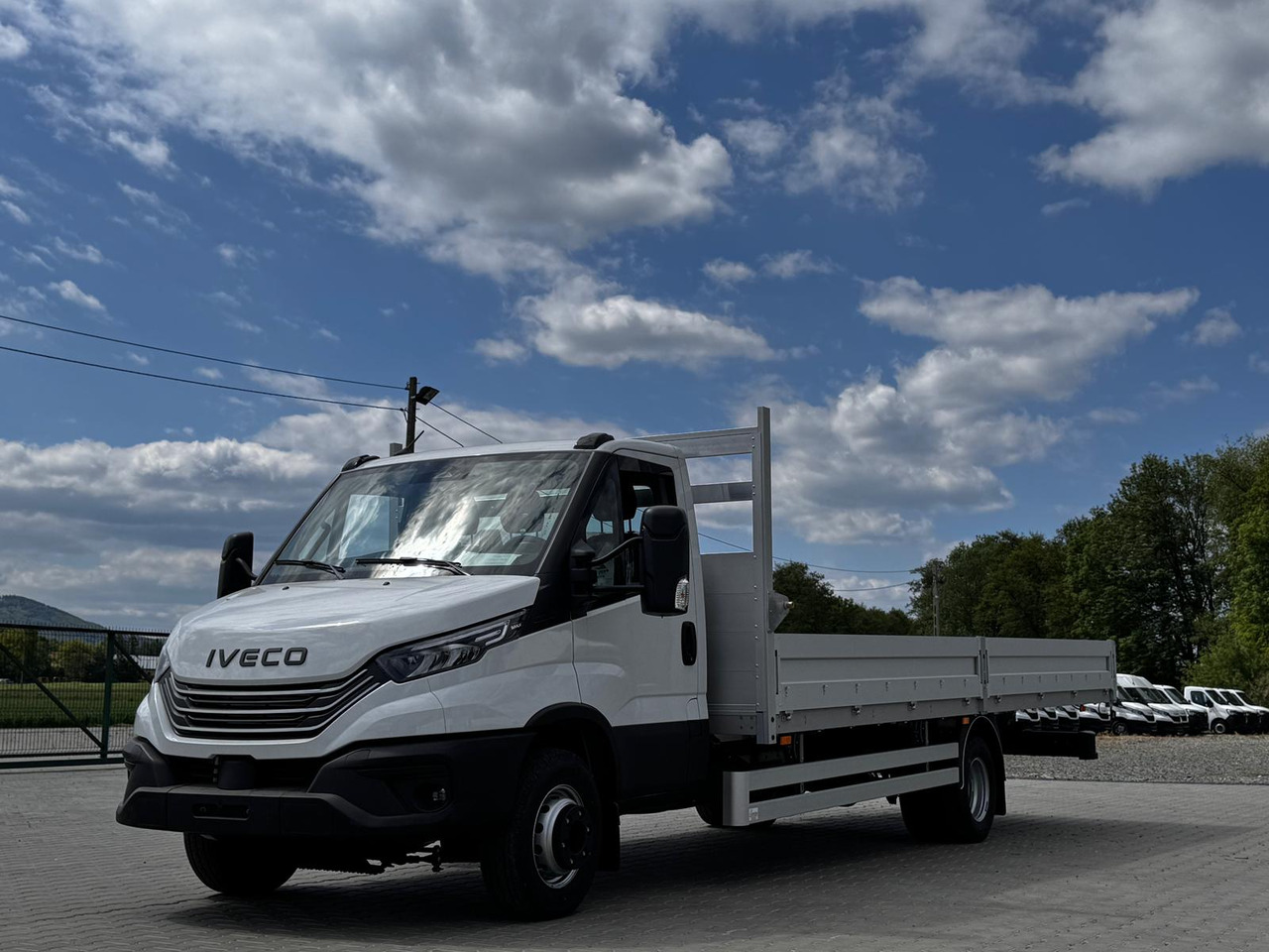 Iveco Daily 70C18 - Nákladní automobil valníkový/ Plošinový: obrázek 2 Iveco Daily 70C18 - Nákladní automobil valníkový/ Plošinový: obrázek 2