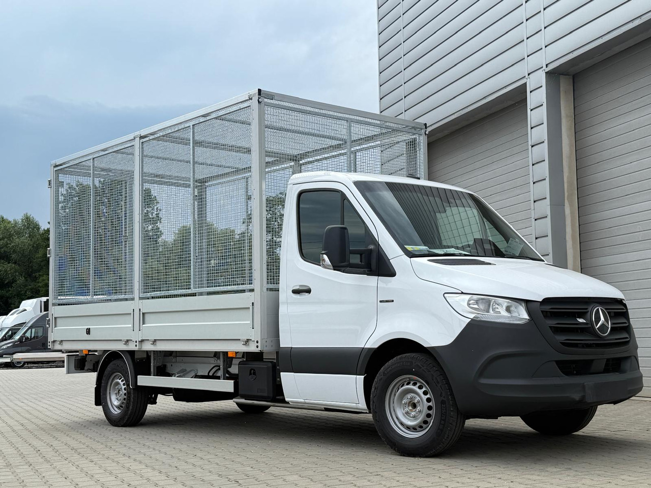 Mercedes eSprinter - Dodávka valník, Elektrická dodávka: obrázek 1 Mercedes eSprinter - Dodávka valník, Elektrická dodávka: obrázek 1