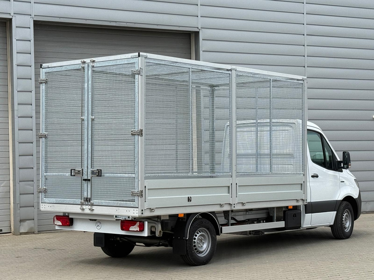 Mercedes eSprinter - Dodávka valník, Elektrická dodávka: obrázek 2 Mercedes eSprinter - Dodávka valník, Elektrická dodávka: obrázek 2