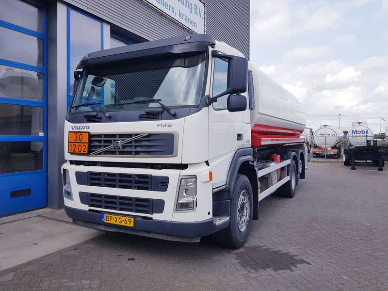 Volvo FM 9.340 Fuel 21.400 Liter 3 Comp Euro 3 - Cisternové vozidlo: obrázek 2 Volvo FM 9.340 Fuel 21.400 Liter 3 Comp Euro 3 - Cisternové vozidlo: obrázek 2