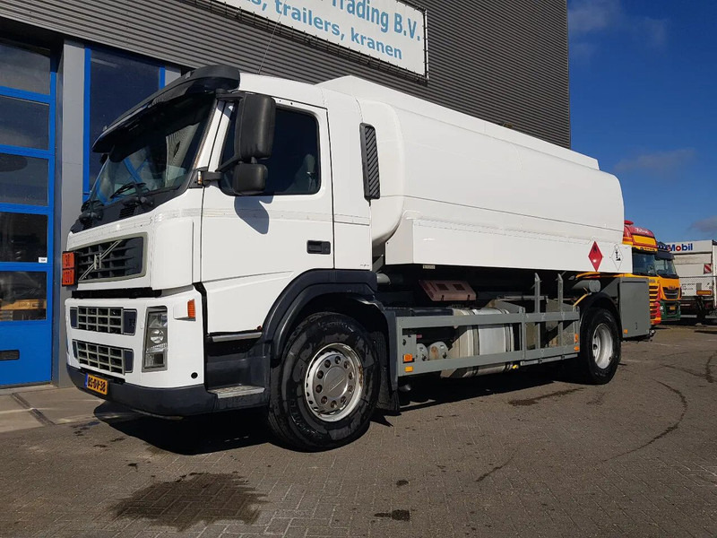 Volvo FM 9.340 Petrol, Diesel 17000 Ltr. 3 Compartementen - Cisternové vozidlo: obrázek 2 Volvo FM 9.340 Petrol, Diesel 17000 Ltr. 3 Compartementen - Cisternové vozidlo: obrázek 2