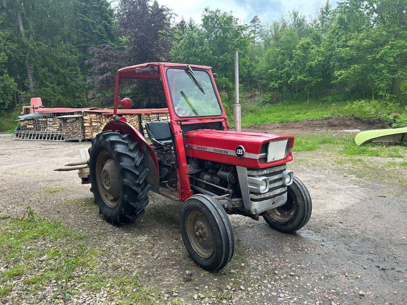 Massey Ferguson 135 - Traktor: obrázek 2 Massey Ferguson 135 - Traktor: obrázek 2