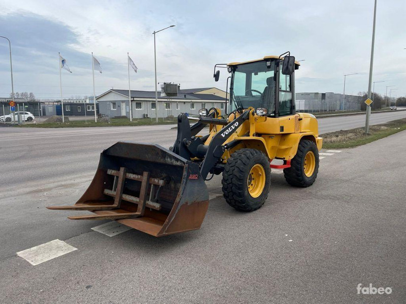 Volvo L30G - Kolový nakladač: obrázek 1 Volvo L30G - Kolový nakladač: obrázek 1