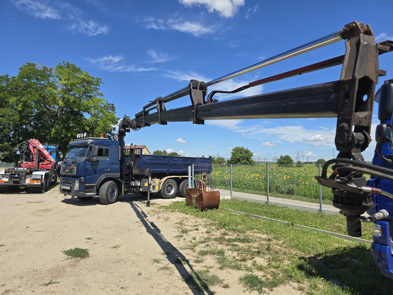 VOLVO FM 420 6X4 / KIPPER / CRANE HMF 1823 K4 - Sklápěč, Auto s hydraulickou rukou: obrázek 4 VOLVO FM 420 6X4 / KIPPER / CRANE HMF 1823 K4 - Sklápěč, Auto s hydraulickou rukou: obrázek 4