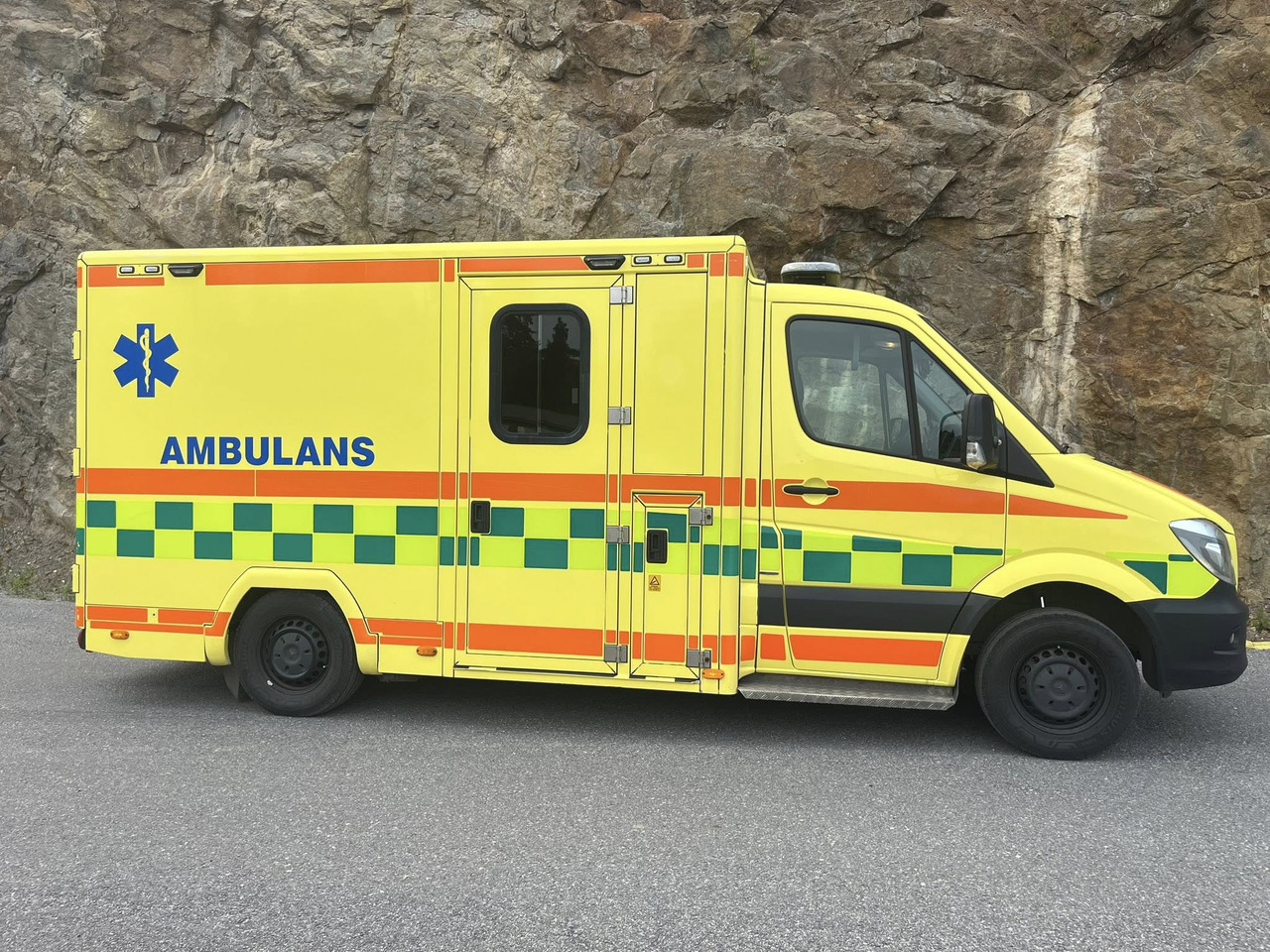 MERCEDES-BENZ Sprinter 319 - AMBULANCE / Krankenwagen / швидка допомога - Pohotovostní vůz: obrázek 5 MERCEDES-BENZ Sprinter 319 - AMBULANCE / Krankenwagen / швидка допомога - Pohotovostní vůz: obrázek 5
