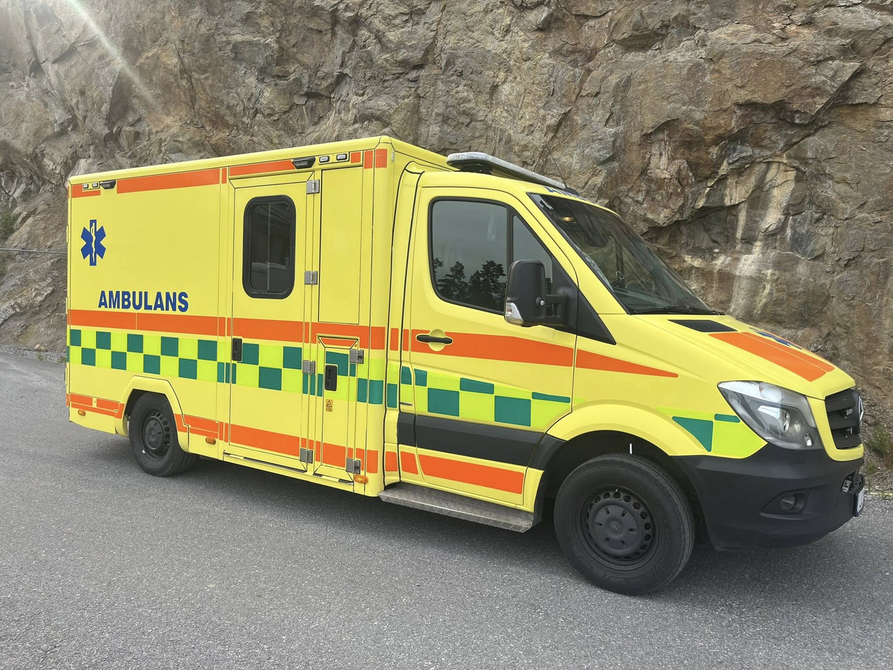 MERCEDES-BENZ Sprinter 319 - AMBULANCE / Krankenwagen / швидка допомога - Pohotovostní vůz: obrázek 4 MERCEDES-BENZ Sprinter 319 - AMBULANCE / Krankenwagen / швидка допомога - Pohotovostní vůz: obrázek 4