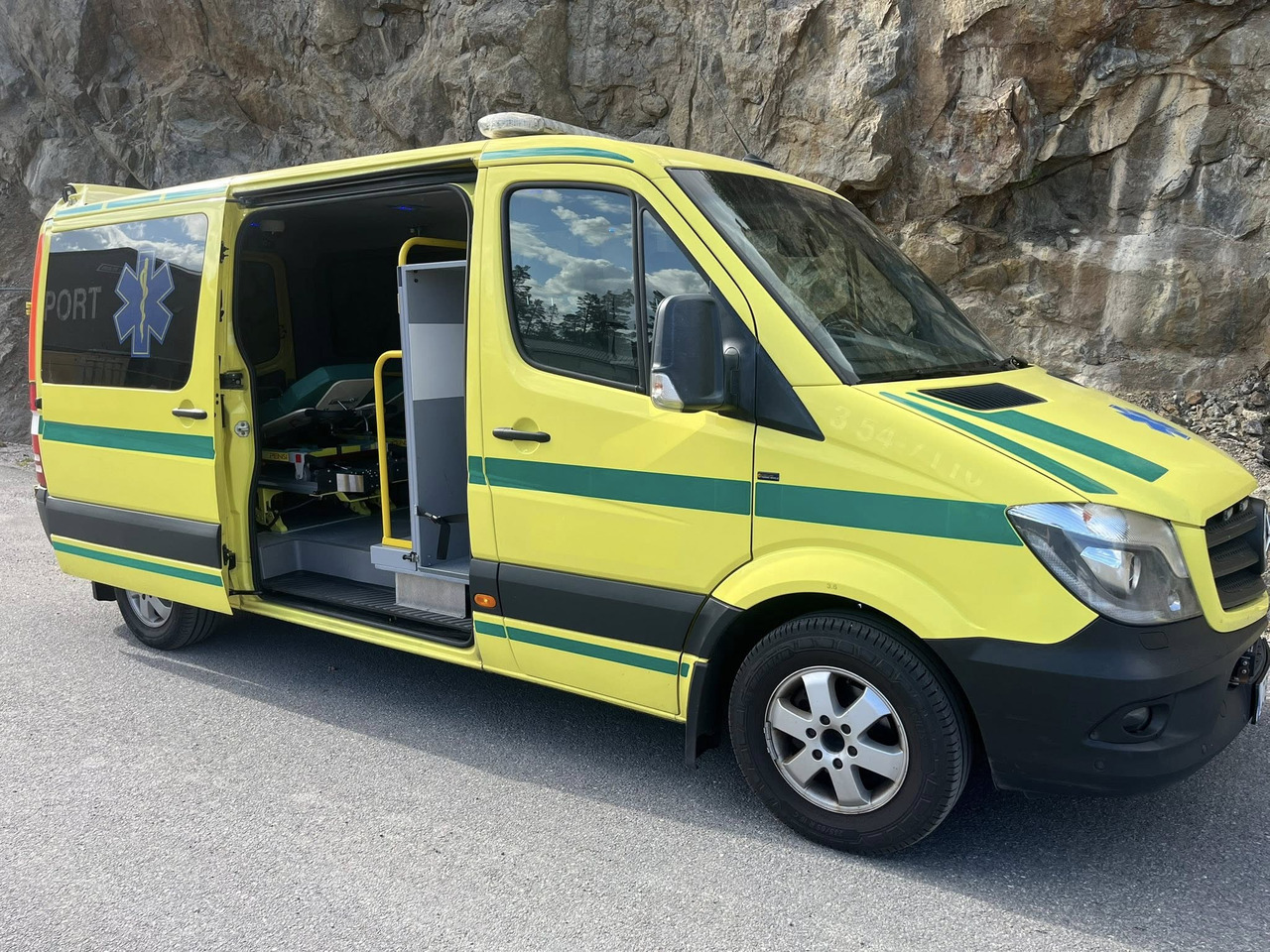 Mercedes-Benz Sprinter 316 - 2 stretcher AMBULANCE / Krankenwagen / Швидка допомога - Pohotovostní vůz: obrázek 1 Mercedes-Benz Sprinter 316 - 2 stretcher AMBULANCE / Krankenwagen / Швидка допомога - Pohotovostní vůz: obrázek 1