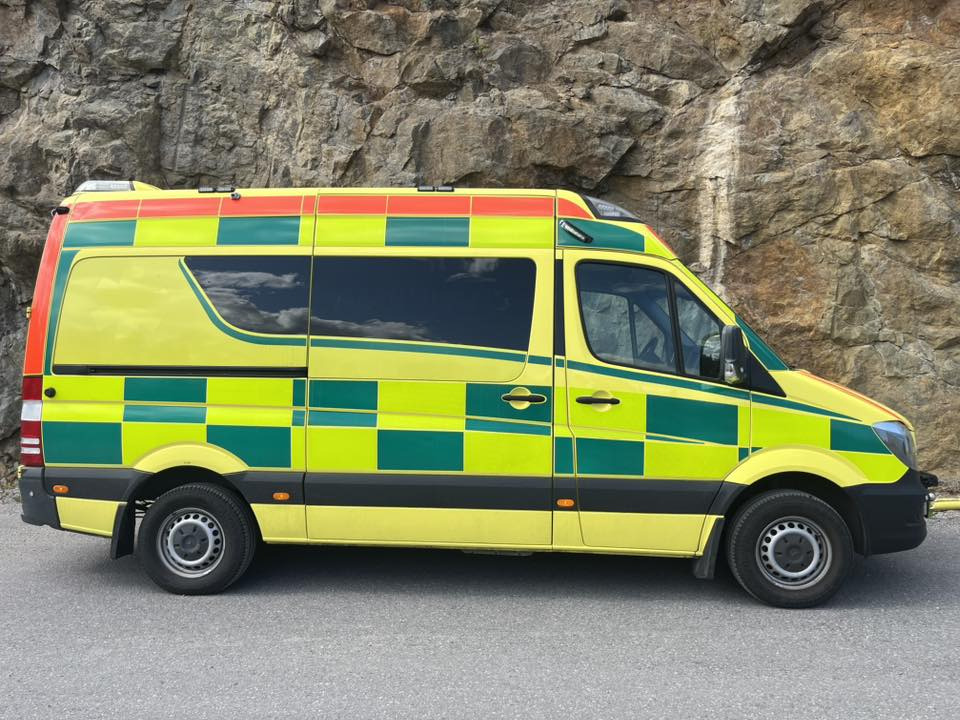 Mercedes-Benz Sprinter 319 - AMBULANCE / Krankenwagen / Ambulancia - Pohotovostní vůz: obrázek 4 Mercedes-Benz Sprinter 319 - AMBULANCE / Krankenwagen / Ambulancia - Pohotovostní vůz: obrázek 4