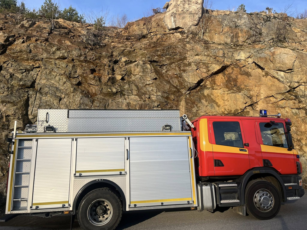 SCANIA P94GB 4x2 NZ310 - Fire engine - RESERVERAD !! - Hasičský vůz: obrázek 5 SCANIA P94GB 4x2 NZ310 - Fire engine - RESERVERAD !! - Hasičský vůz: obrázek 5