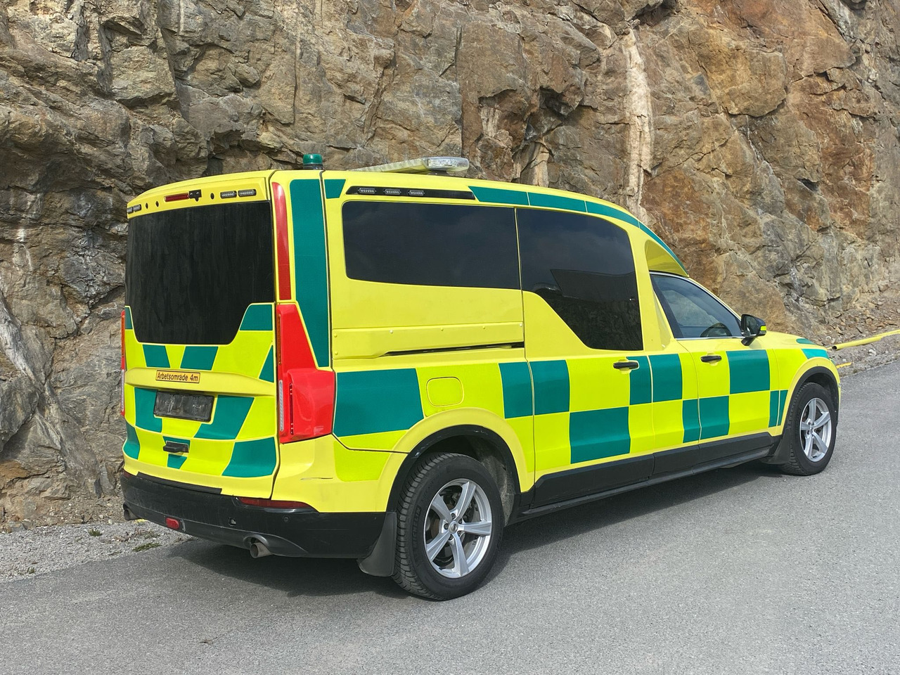 Volvo Nilsson XC90 D5 AWD - Ambulance / Krankenwagen / Швидка допомога - Pohotovostní vůz: obrázek 3 Volvo Nilsson XC90 D5 AWD - Ambulance / Krankenwagen / Швидка допомога - Pohotovostní vůz: obrázek 3