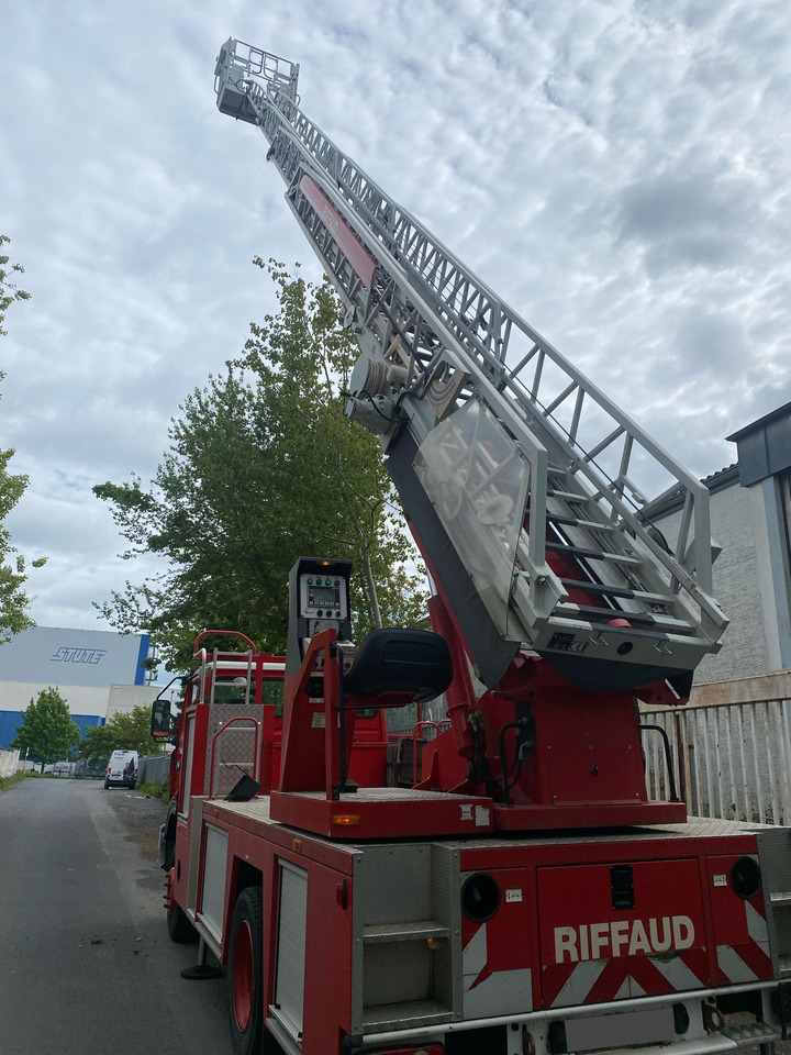 Renault Midliner M180 Drehleiter Feuerwehr EPSA23.5 1999 - Autoplošina: obrázek 1 Renault Midliner M180 Drehleiter Feuerwehr EPSA23.5 1999 - Autoplošina: obrázek 1