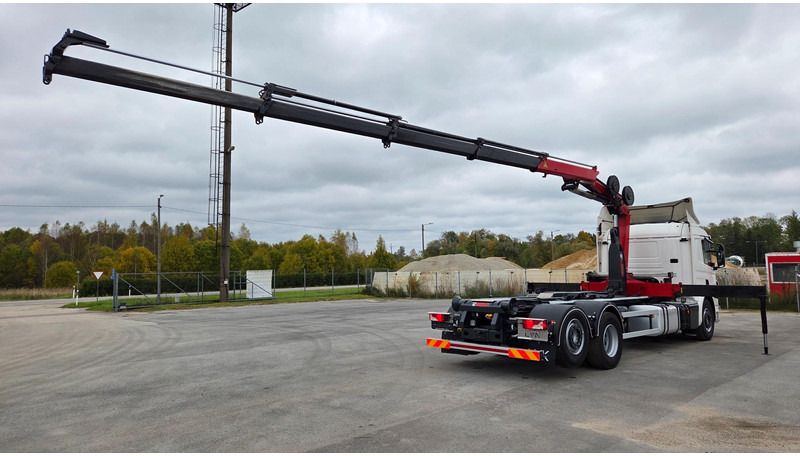 Scania P370 6X2*4 HMF 1730 - Hákový nosič kontejnerů, Auto s hydraulickou rukou: obrázek 3 Scania P370 6X2*4 HMF 1730 - Hákový nosič kontejnerů, Auto s hydraulickou rukou: obrázek 3