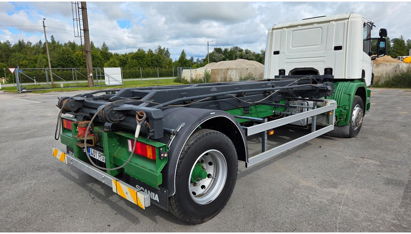 Scania P94 4X2 220 - Nákladní auto - kabelový systém: obrázek 3 Scania P94 4X2 220 - Nákladní auto - kabelový systém: obrázek 3