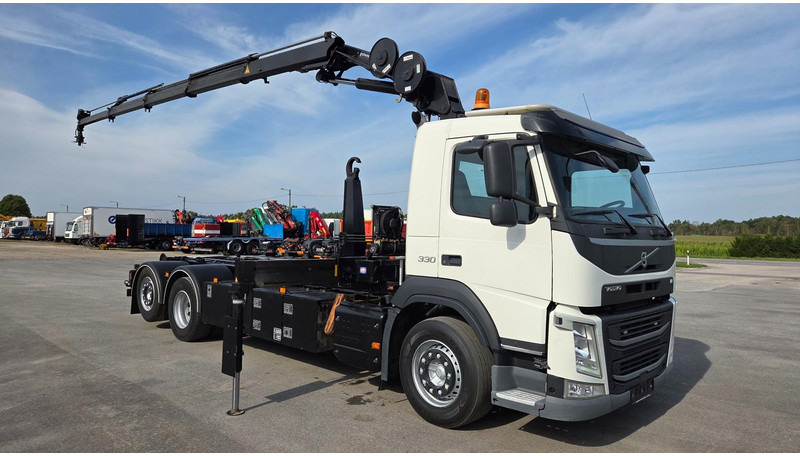 Volvo FM330 6X2*4 - Hákový nosič kontejnerů, Auto s hydraulickou rukou: obrázek 2 Volvo FM330 6X2*4 - Hákový nosič kontejnerů, Auto s hydraulickou rukou: obrázek 2