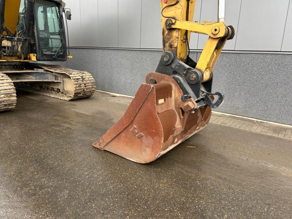 Pásové rýpadlo CAT 329 E LN: obrázek 12