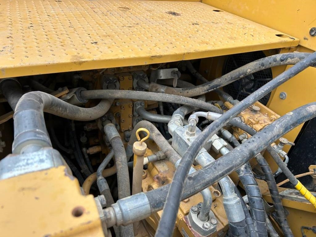 Pásové rýpadlo CAT 329 E LN: obrázek 29