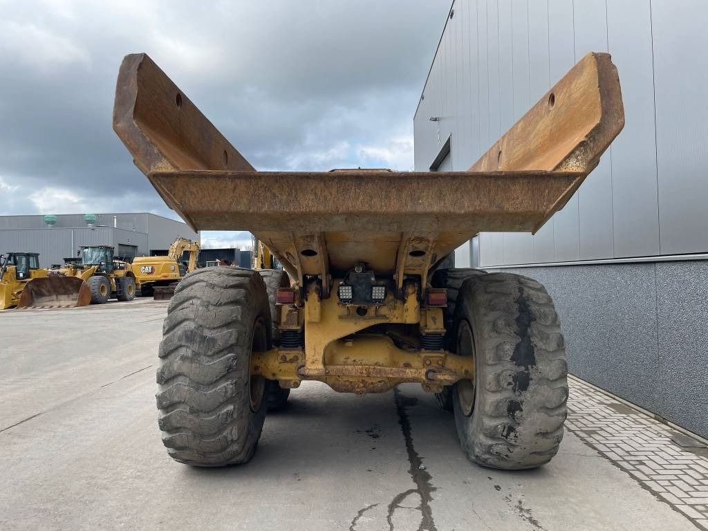 CAT 725 (CE certified - good working condition) - Kloubový sklápěč: obrázek 4 CAT 725 (CE certified - good working condition) - Kloubový sklápěč: obrázek 4