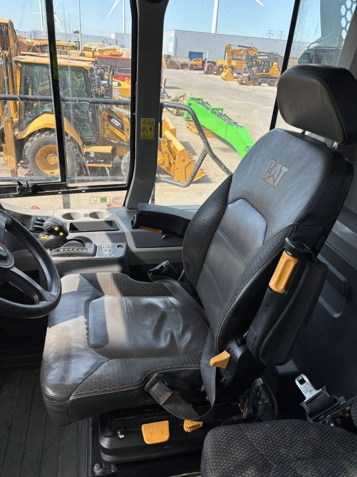 Kloubový sklápěč CAT 740 GC: obrázek 12