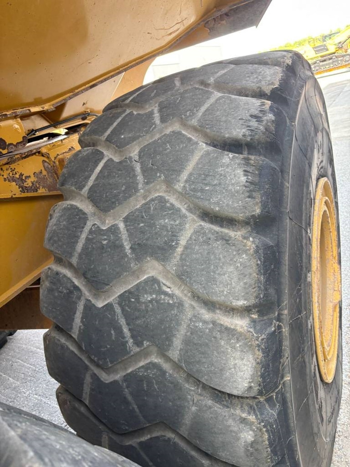 Kloubový sklápěč CAT 740 GC: obrázek 36